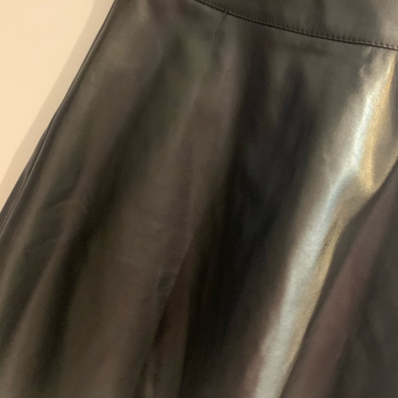 Fake leather skater skirt - Picture 2 of 2